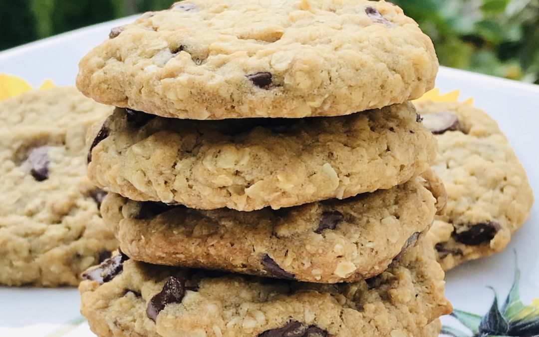 Easy Oatmeal Chocolate Chip Cookies